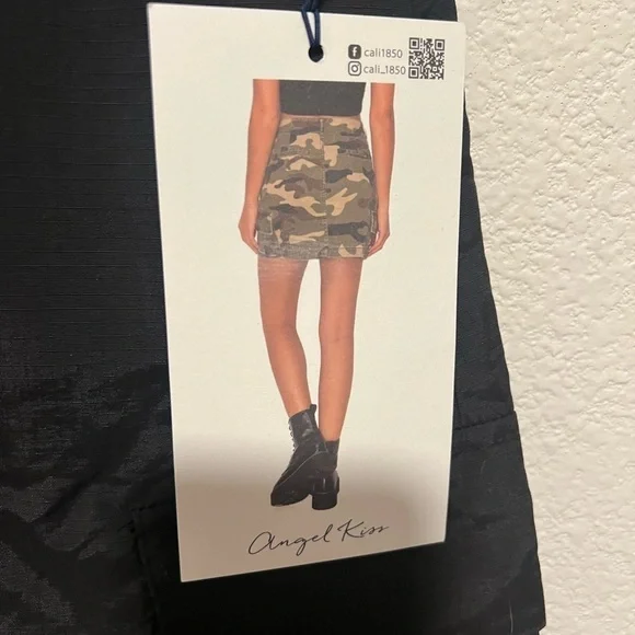 Angel Kiss Black Ruched Pencil Midi Skirt size large - Picture 4 of 6